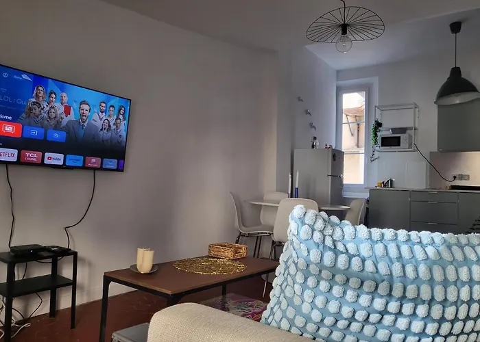 Appartement Avec Son Toit Terrasse, En Plein Coeur De Marseille