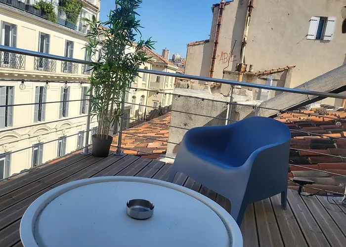 Appartement Avec Son Toit Terrasse, En Plein Coeur De Marseille